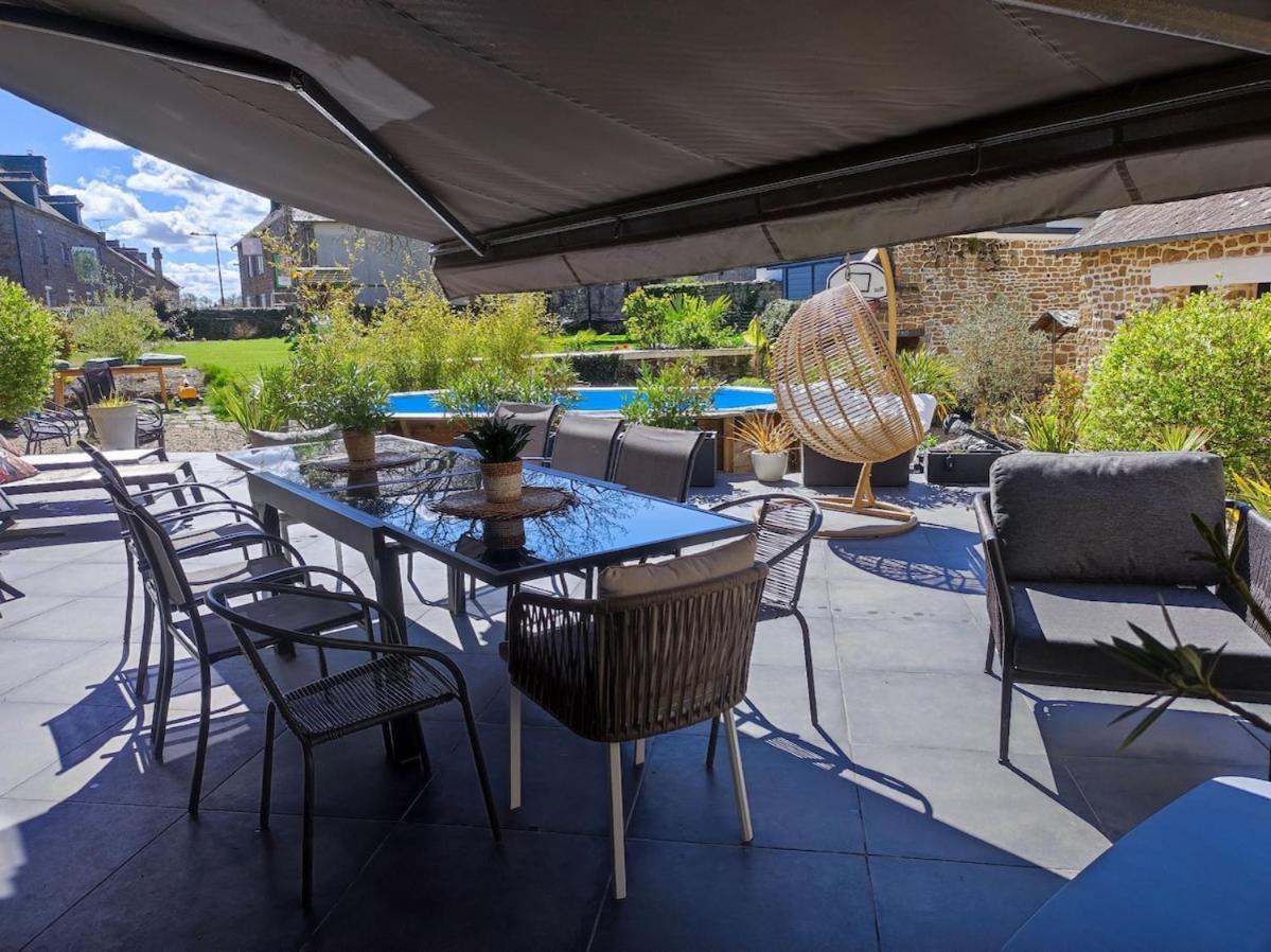Grande Maison Familiale Avec Piscine Saint-Ouen-des-Alleux Экстерьер фото
